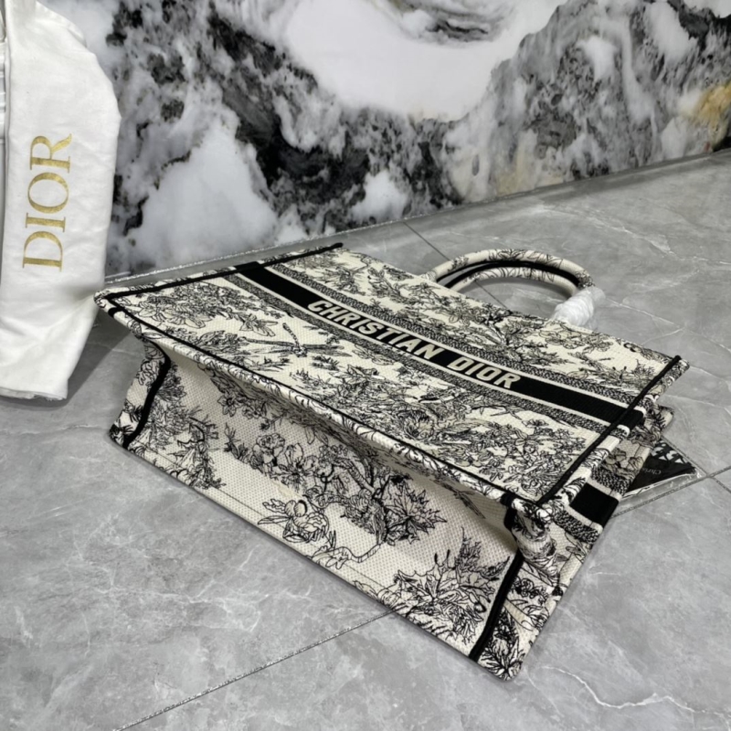 Dior Shopping Bags